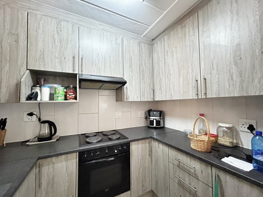2 Bedroom Property for Sale in Pretoria North Gauteng