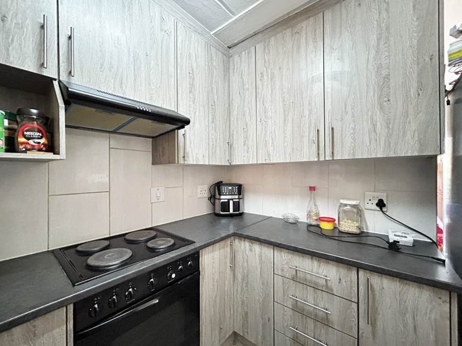 2 Bedroom Property for Sale in Pretoria North Gauteng