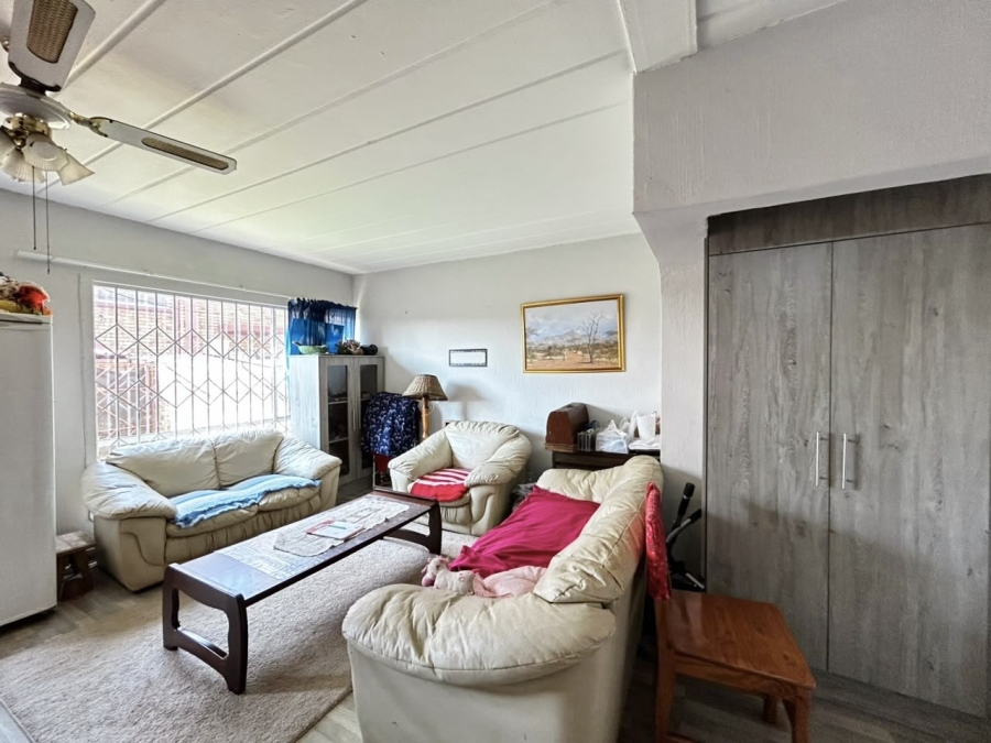 2 Bedroom Property for Sale in Pretoria North Gauteng