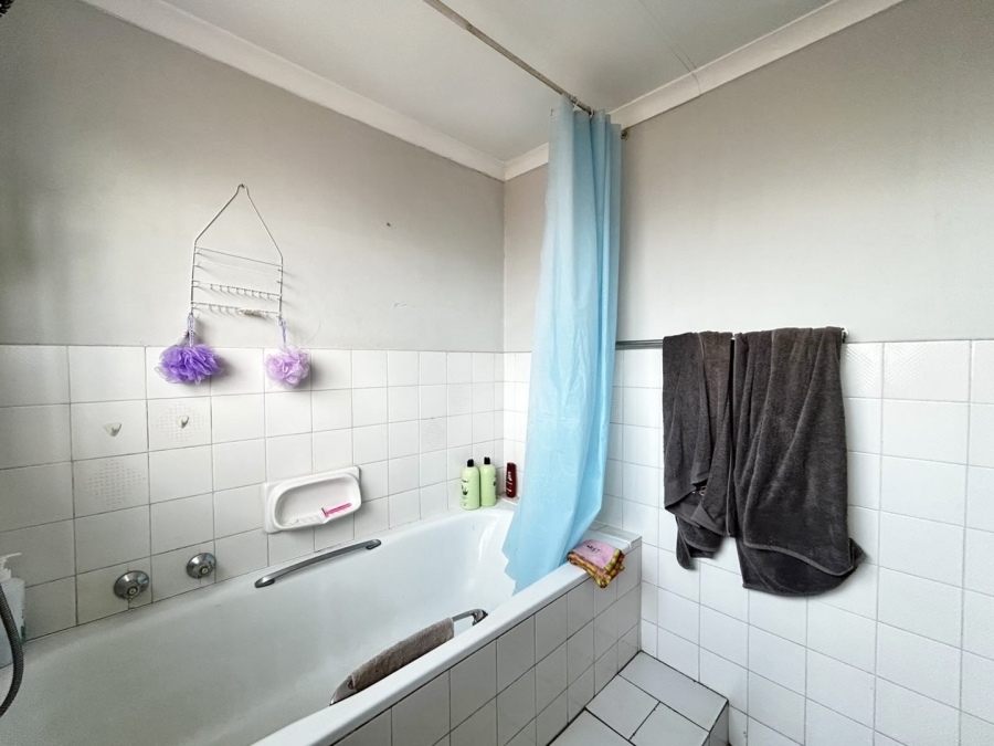 2 Bedroom Property for Sale in Pretoria North Gauteng