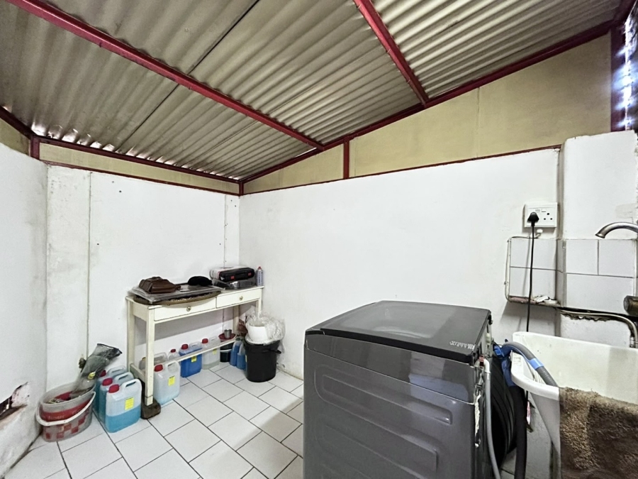 2 Bedroom Property for Sale in Pretoria North Gauteng