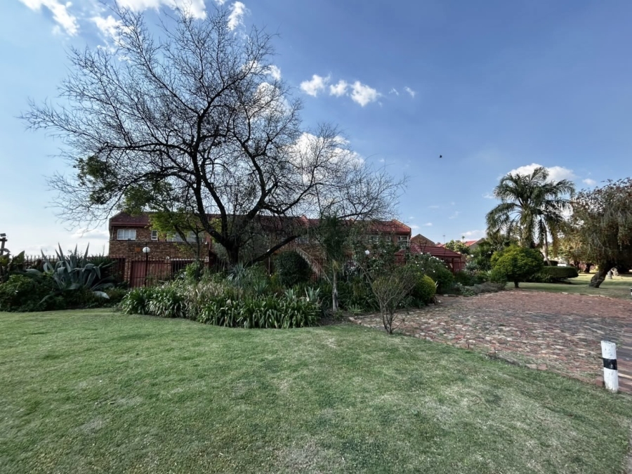 2 Bedroom Property for Sale in Pretoria North Gauteng