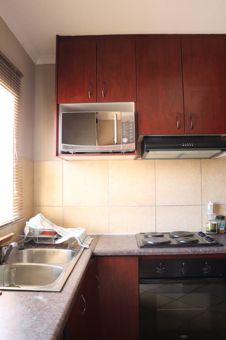 2 Bedroom Property for Sale in Witpoortjie Gauteng