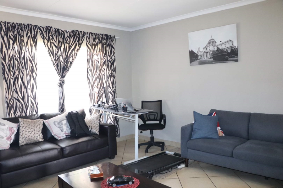 2 Bedroom Property for Sale in Witpoortjie Gauteng