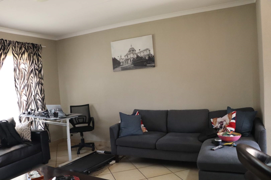 2 Bedroom Property for Sale in Witpoortjie Gauteng
