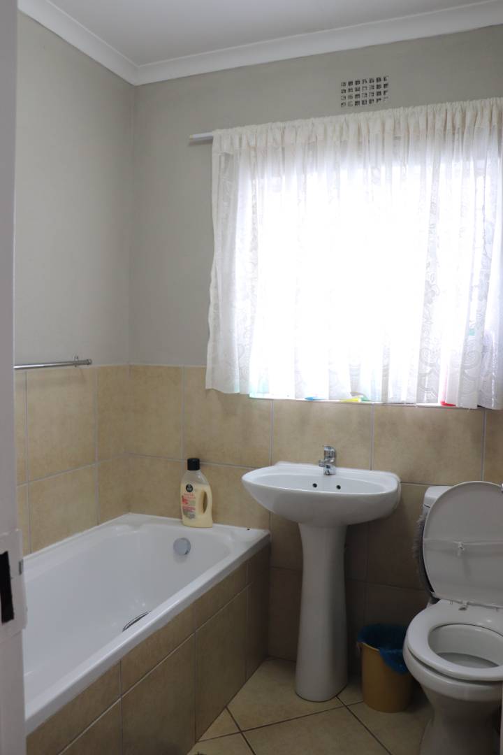 2 Bedroom Property for Sale in Witpoortjie Gauteng