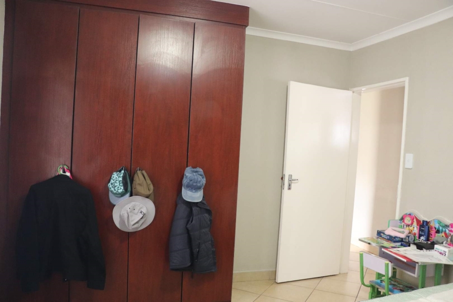 2 Bedroom Property for Sale in Witpoortjie Gauteng