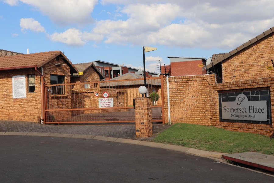 2 Bedroom Property for Sale in Witpoortjie Gauteng