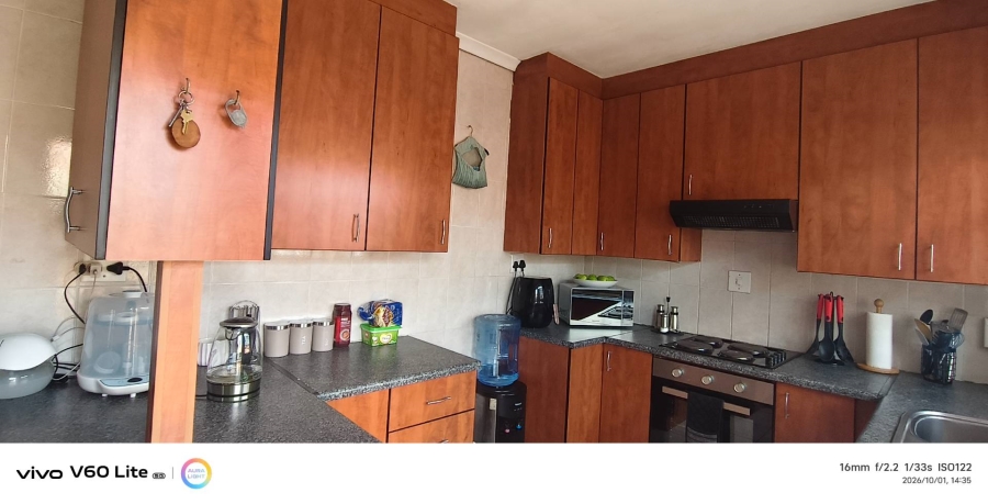 To Let 2 Bedroom Property for Rent in New Redruth Gauteng