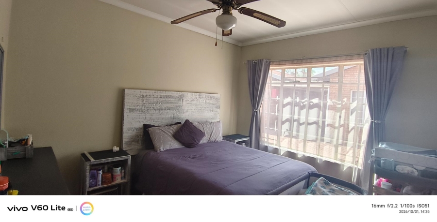 To Let 2 Bedroom Property for Rent in New Redruth Gauteng