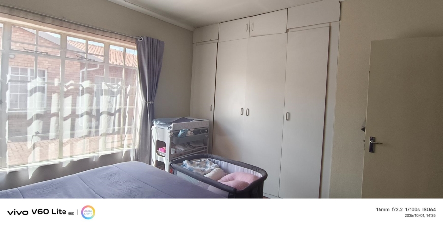 To Let 2 Bedroom Property for Rent in New Redruth Gauteng