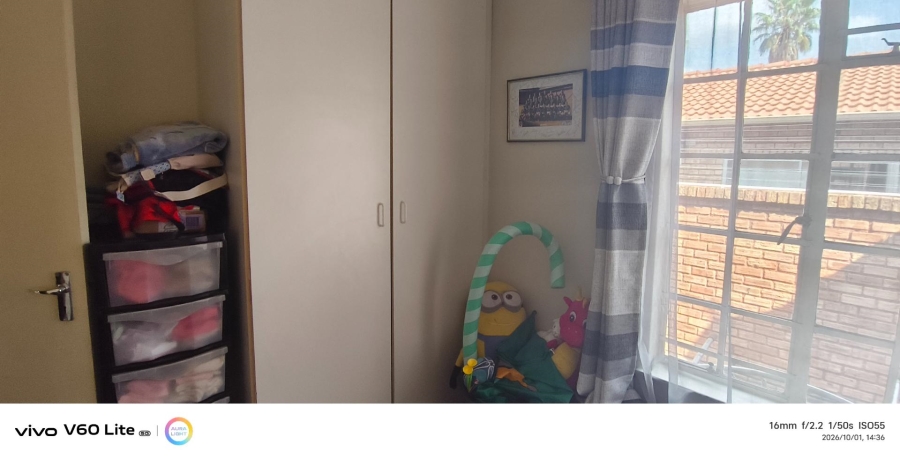 To Let 2 Bedroom Property for Rent in New Redruth Gauteng