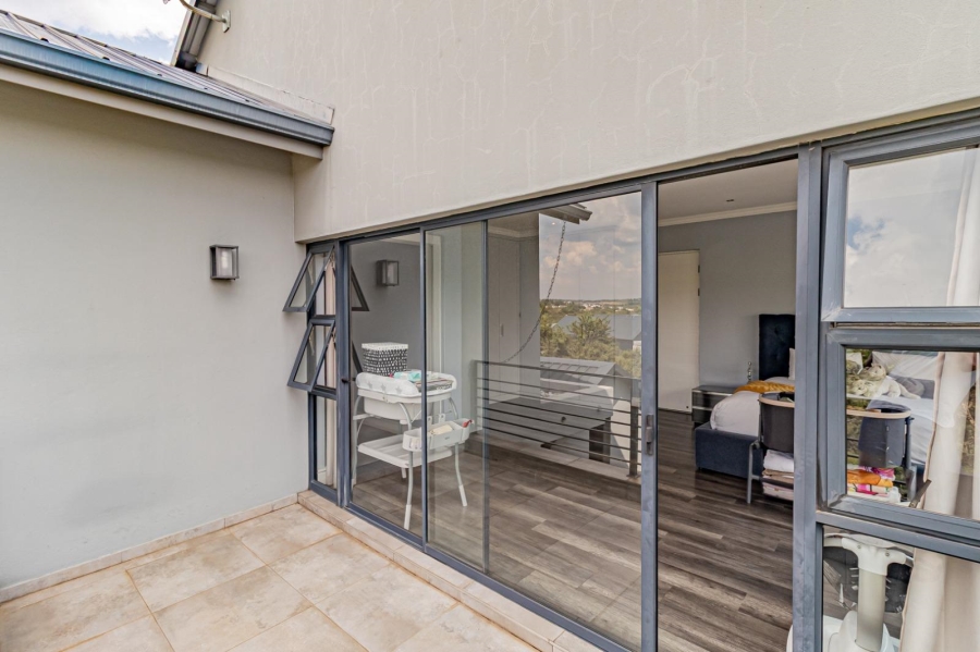 To Let 4 Bedroom Property for Rent in Helderfontein Estate Gauteng