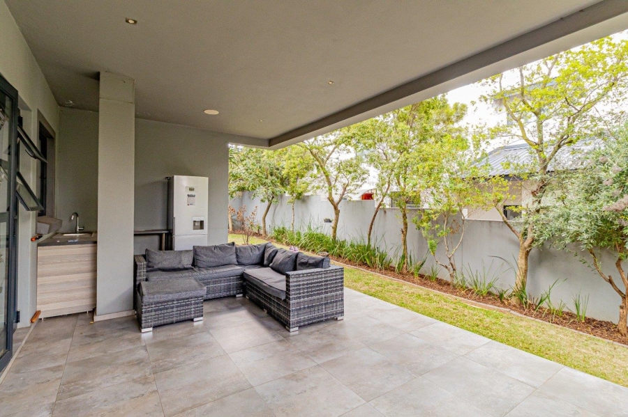 To Let 4 Bedroom Property for Rent in Helderfontein Estate Gauteng