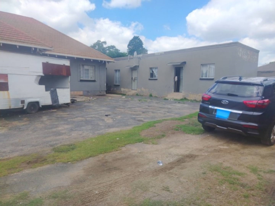 16 Bedroom Property for Sale in Rhodesfield Gauteng