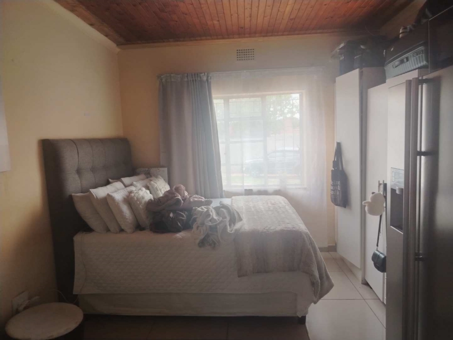 16 Bedroom Property for Sale in Rhodesfield Gauteng