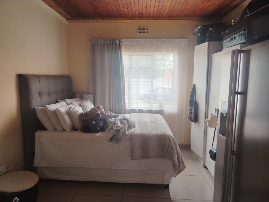 16 Bedroom Property for Sale in Rhodesfield Gauteng