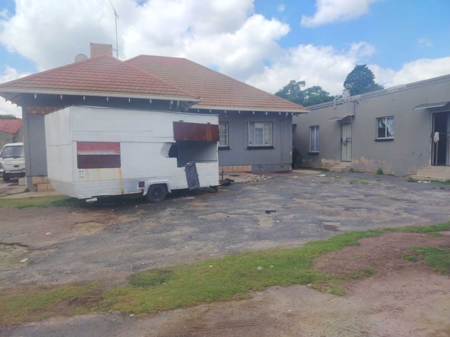 16 Bedroom Property for Sale in Rhodesfield Gauteng