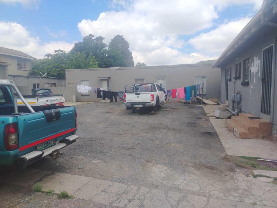 16 Bedroom Property for Sale in Rhodesfield Gauteng