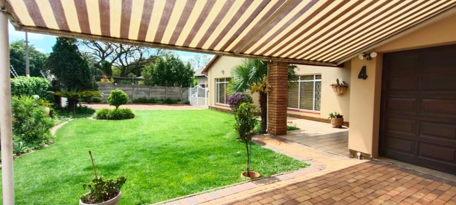 4 Bedroom Property for Sale in Brackenhurst Gauteng
