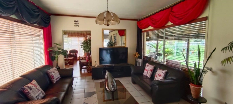 4 Bedroom Property for Sale in Brackenhurst Gauteng