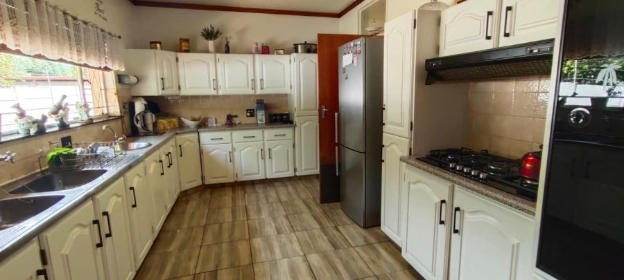 4 Bedroom Property for Sale in Brackenhurst Gauteng