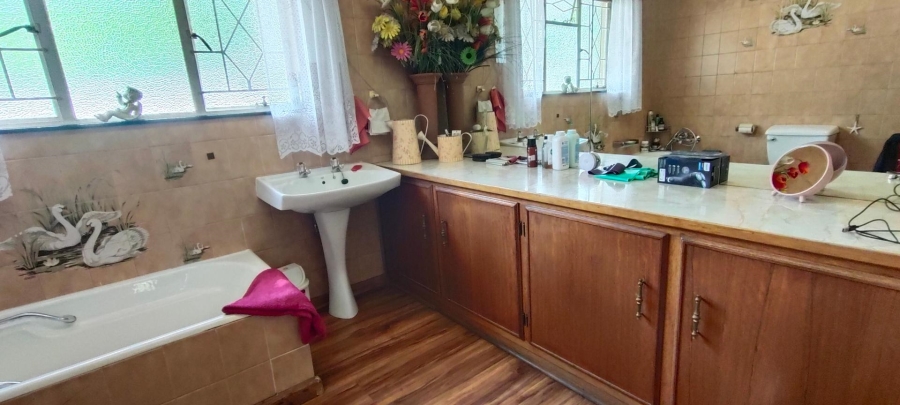 4 Bedroom Property for Sale in Brackenhurst Gauteng