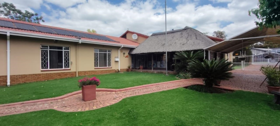 4 Bedroom Property for Sale in Brackenhurst Gauteng