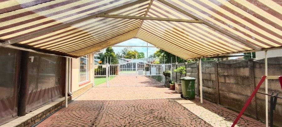 4 Bedroom Property for Sale in Brackenhurst Gauteng
