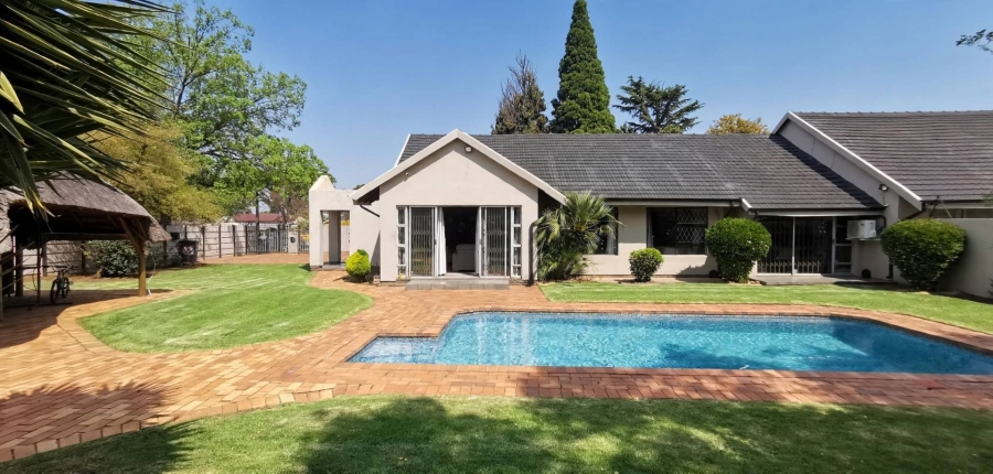 To Let 4 Bedroom Property for Rent in Brackenhurst Gauteng