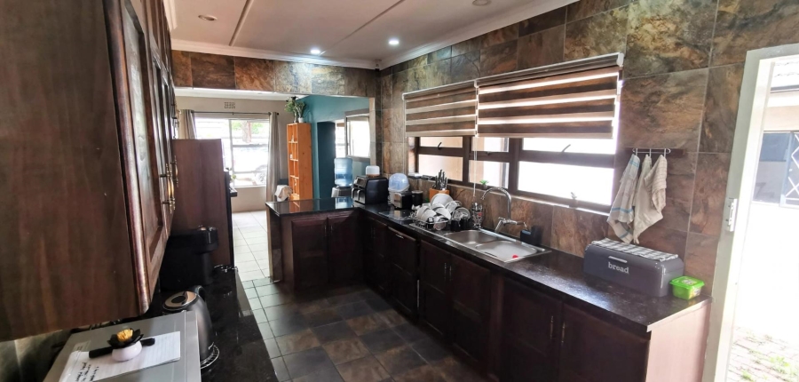 To Let 4 Bedroom Property for Rent in Brackenhurst Gauteng