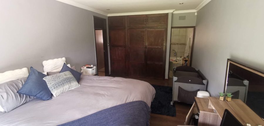 To Let 4 Bedroom Property for Rent in Brackenhurst Gauteng