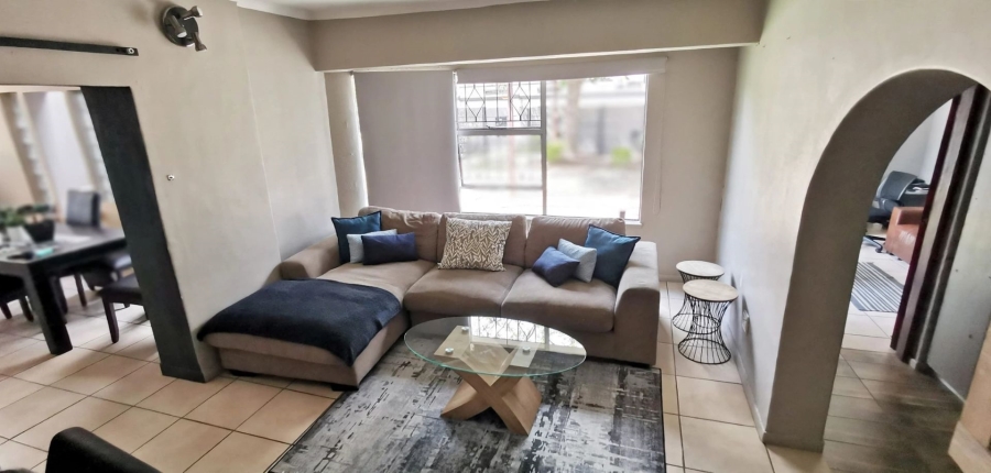 To Let 4 Bedroom Property for Rent in Brackenhurst Gauteng