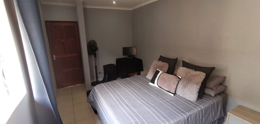 To Let 4 Bedroom Property for Rent in Brackenhurst Gauteng