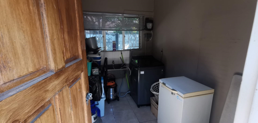 To Let 4 Bedroom Property for Rent in Brackenhurst Gauteng