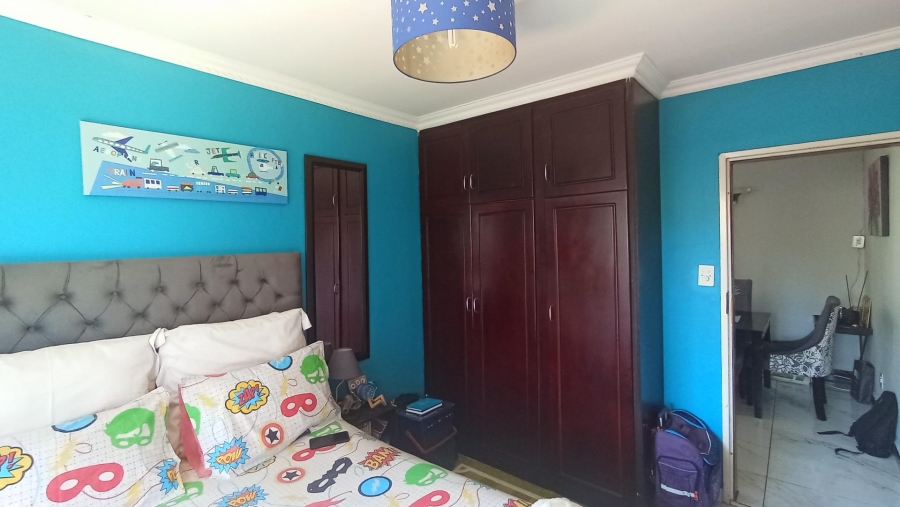 2 Bedroom Property for Sale in Rooihuiskraal North Gauteng