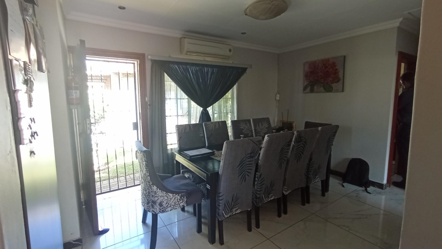 2 Bedroom Property for Sale in Rooihuiskraal North Gauteng