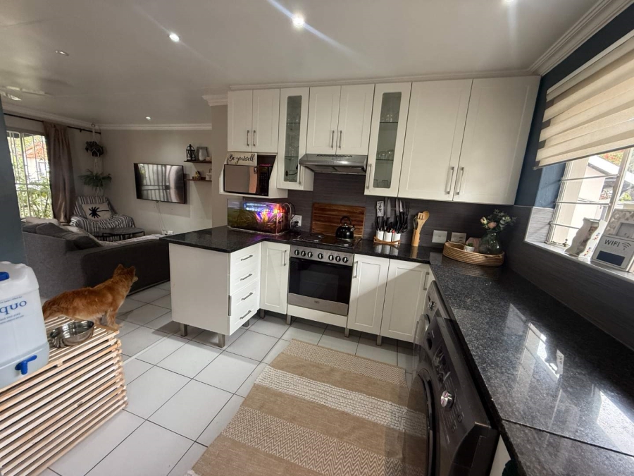 To Let 2 Bedroom Property for Rent in Northwold Gauteng