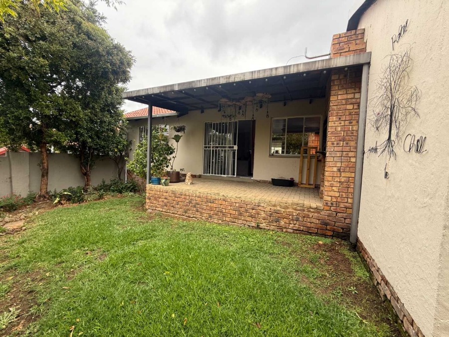 To Let 2 Bedroom Property for Rent in Northwold Gauteng