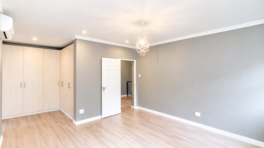 7 Bedroom Property for Sale in Bryanston Gauteng