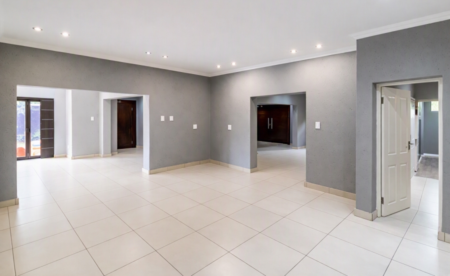 7 Bedroom Property for Sale in Bryanston Gauteng