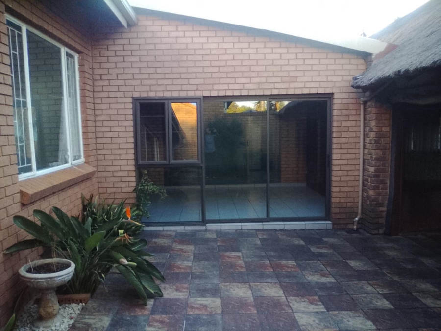 To Let 3 Bedroom Property for Rent in The Reeds Gauteng