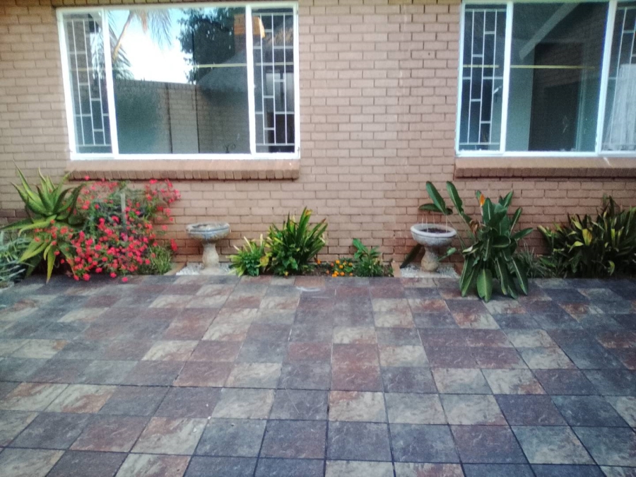 To Let 3 Bedroom Property for Rent in The Reeds Gauteng