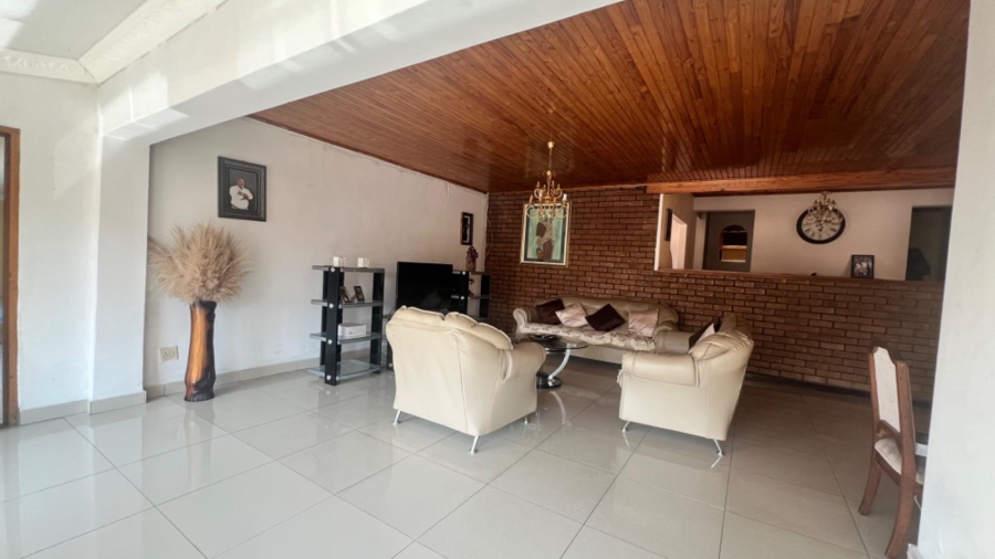 5 Bedroom Property for Sale in Bassonia Gauteng