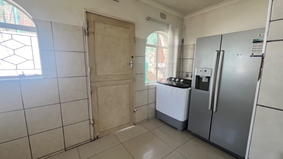 5 Bedroom Property for Sale in Bassonia Gauteng
