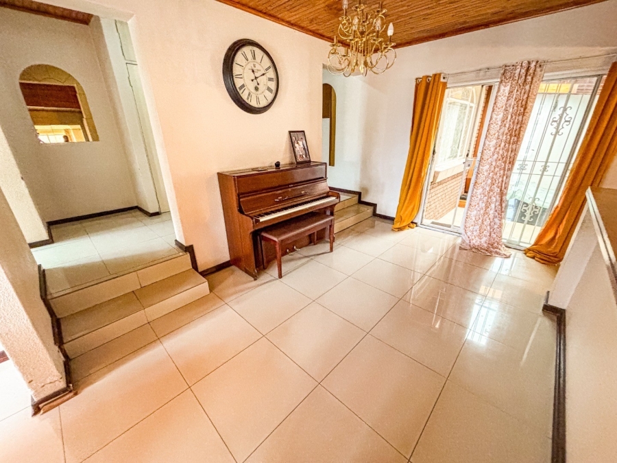 5 Bedroom Property for Sale in Bassonia Gauteng