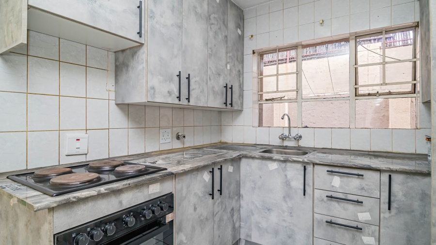 2 Bedroom Property for Sale in Lakefield Gauteng