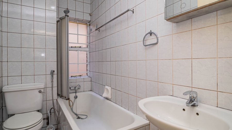 2 Bedroom Property for Sale in Lakefield Gauteng