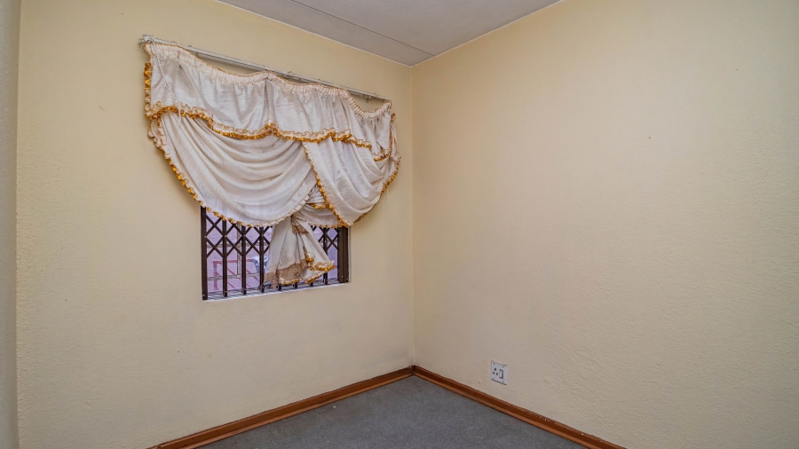 2 Bedroom Property for Sale in Lakefield Gauteng