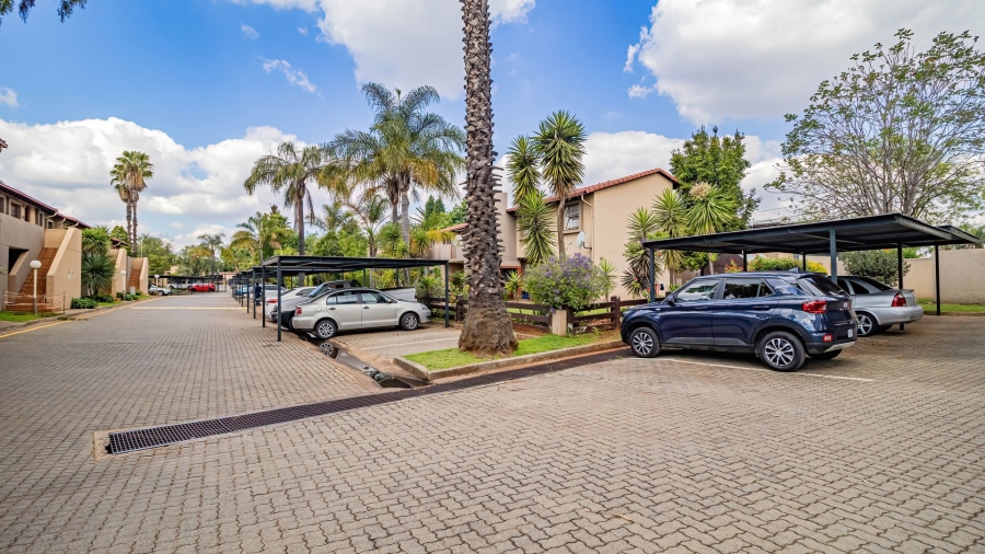 2 Bedroom Property for Sale in Lakefield Gauteng